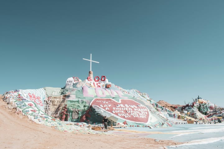 15 Photos From Inside Slab City. An Artistic Utopia with a Dystopian flair.